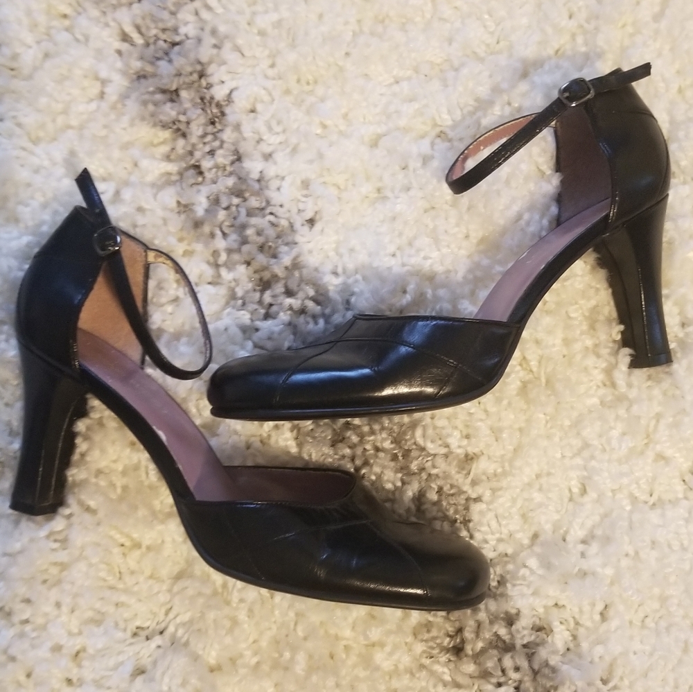 Nine West black wide heel pumps size 8 with ankle